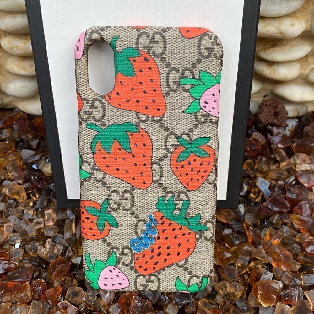 AUTHENTIC Gucci GG Strawberries iPhone X/XS Logo Smart Phone Case NIB. - Picture 3 of 8